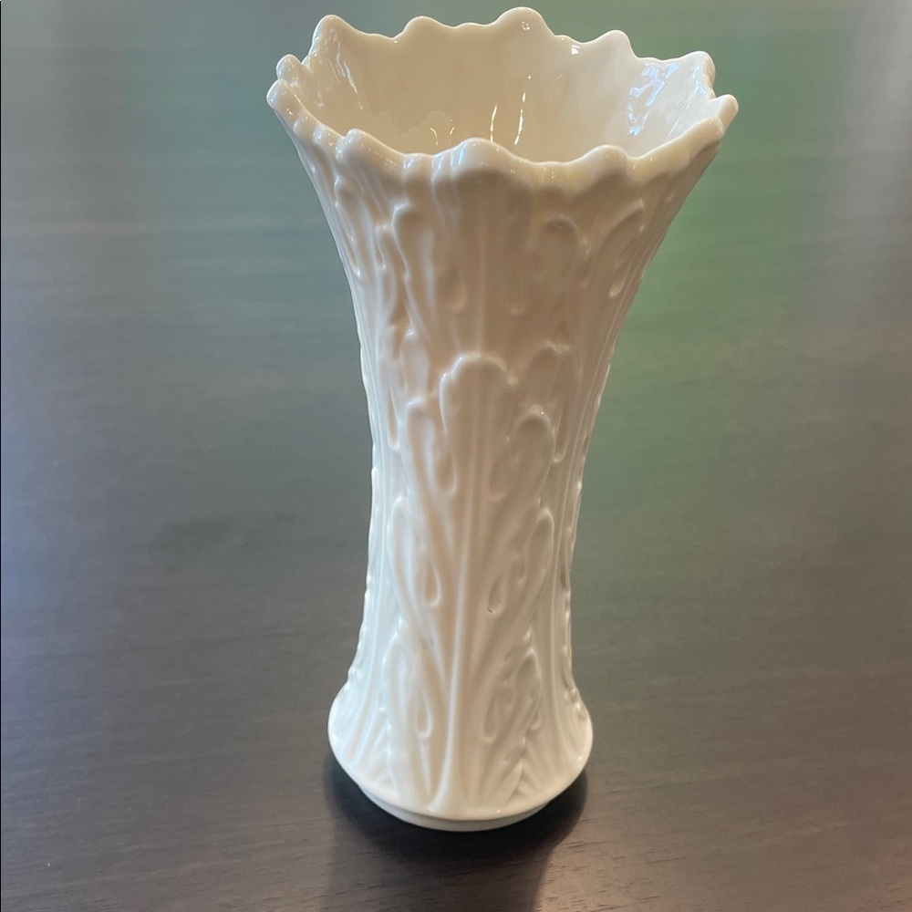 Vintage Lenox Ivory Bud Vase Woodland Collection